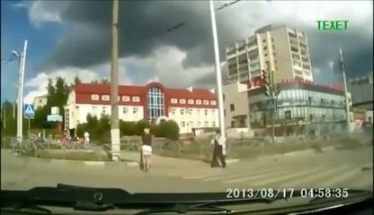 Des piétons très chanceux