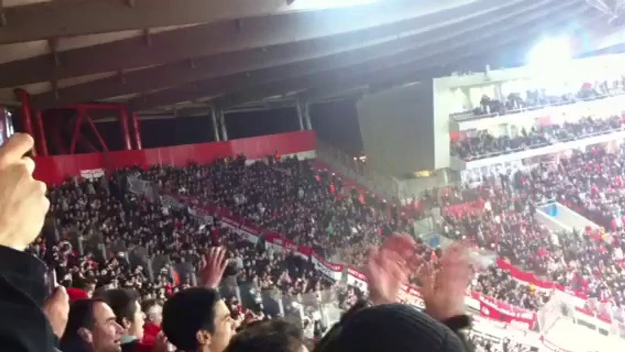 Οι οπαδοί της Μάντσεστερ Γιουνάιτεντ στο "Καραϊσκάκης" (1)