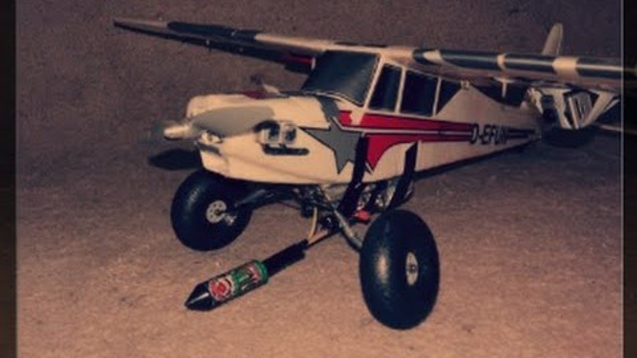 Rocket fired from RC Plane !!! / MyGunFreak`s Channel