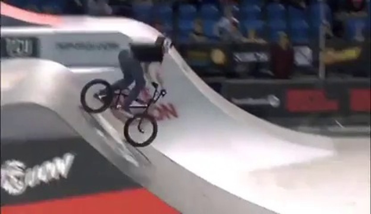 Violent BMX FAIL : Rider K.O!