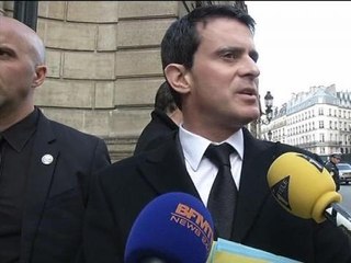 Valls: "la droite doit prendre ses responsabilités" - 26/02