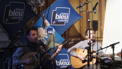 Grigoris Vasilas et Giannis Evangelou guitares et bouzouki - 1er titre ( Live sur France Bleu Cotentin )
