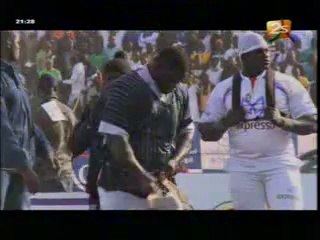 [Vidéo] Baye : Eumeu Séne " Mandione est mon ami de longtemps Na Xolat boop pam Thé défarou wat"