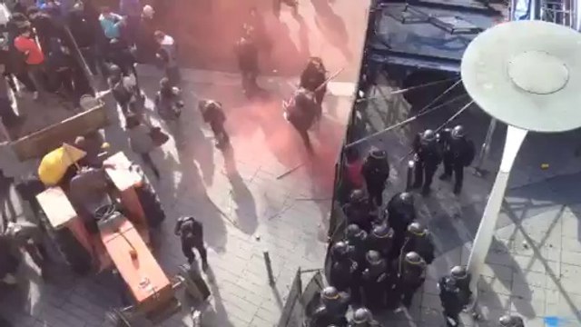 Manif anti-aéroport de Nantes. Avant les échaufourées