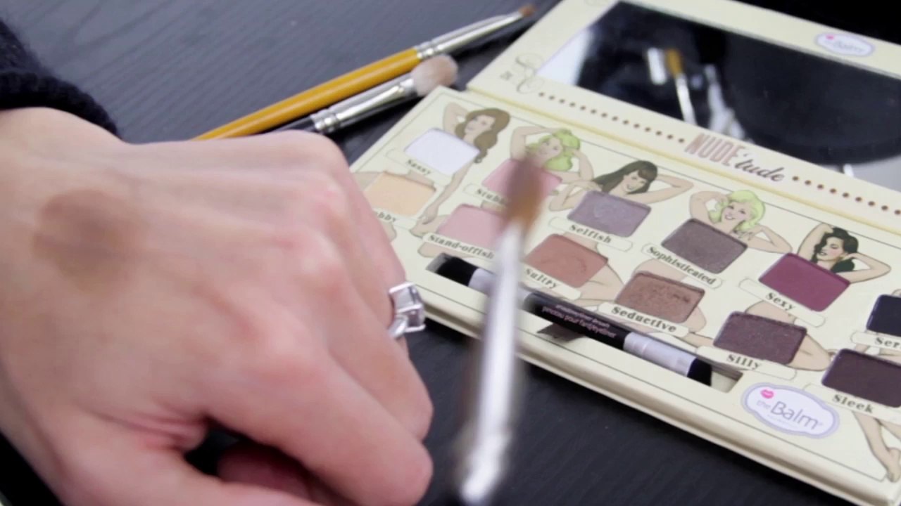 Tuto maquillage: Comment maquiller des yeux bleus