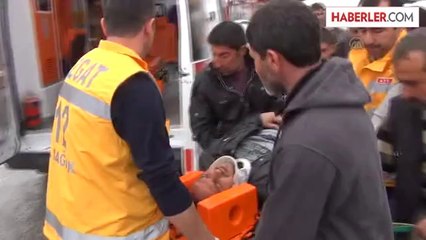 Kamyon ile Otomobil Çarpıştı: 4 Yaralı