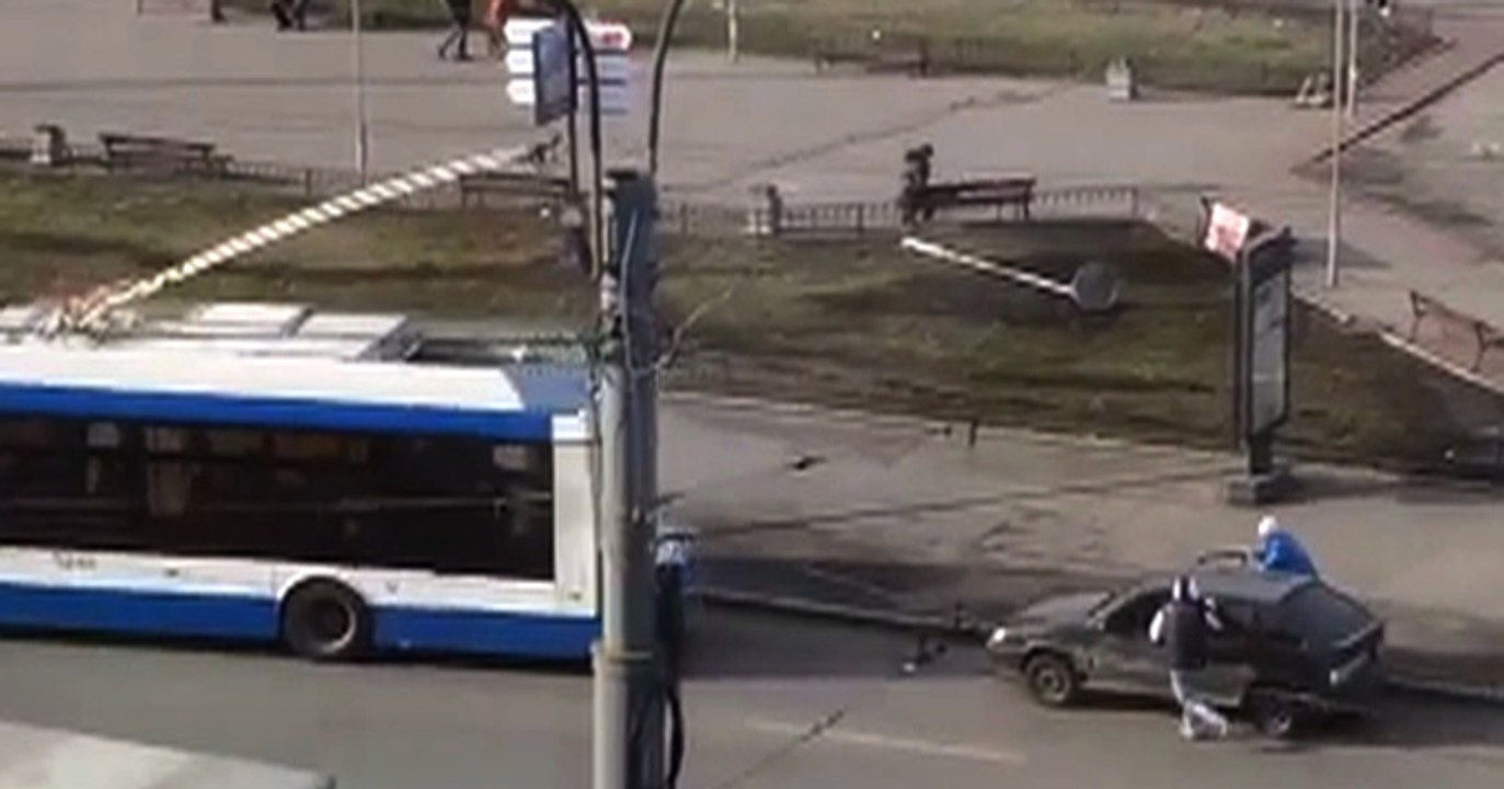 Russie : comment ne PAS remorquer sa voiture !