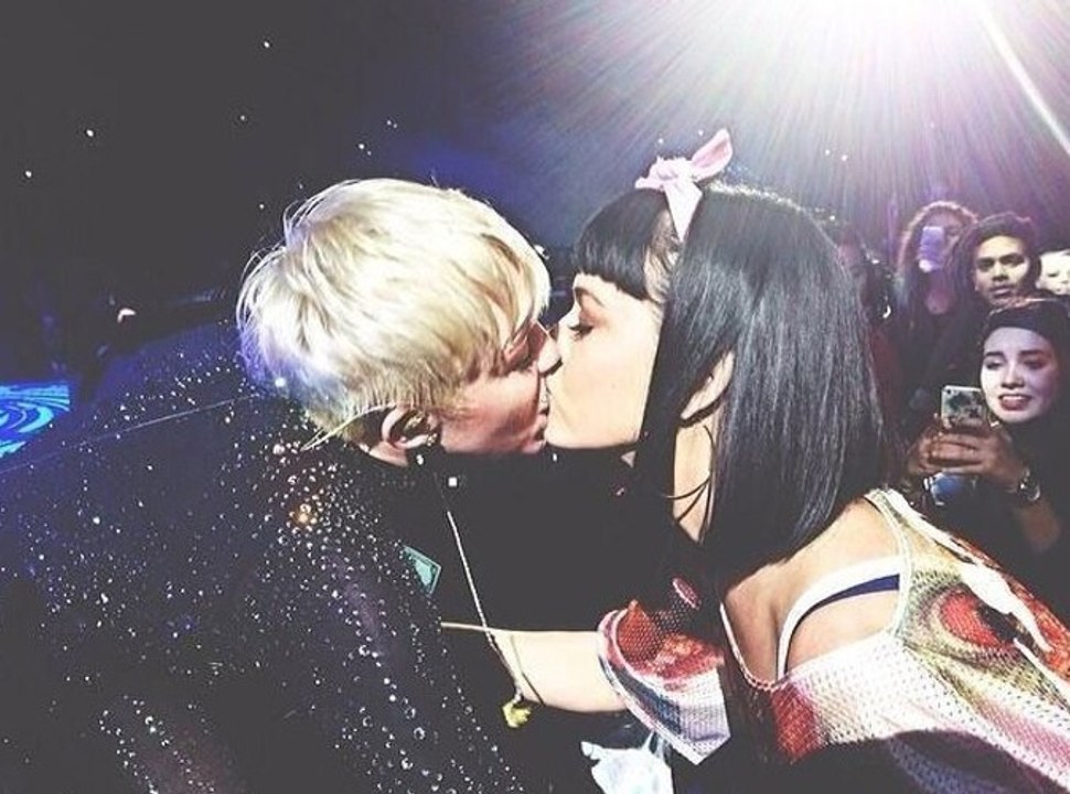 Bisou de Miley Cyrus et Katy Perry