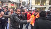 Taksim'de Galatasaray İle Chelsea Taraftarı Tartıştı