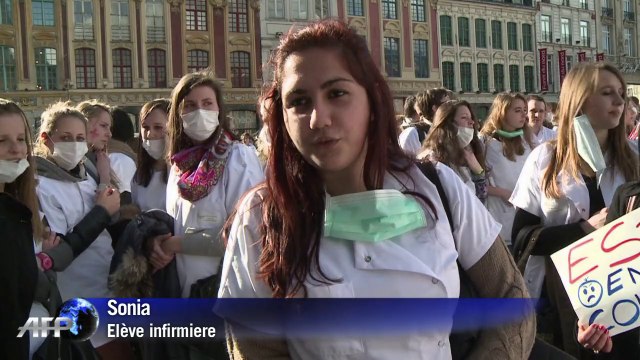 Lille: des élèves infirmiers protestent contre le gel des stages