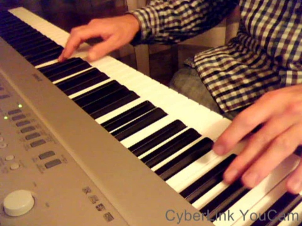 extrait GET LUCKY des DAFT PUNK cover on yamaha dgx 640