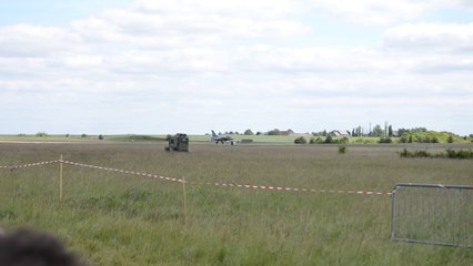 Atterrissage du rafale, meeting de Chateaudun 2013
