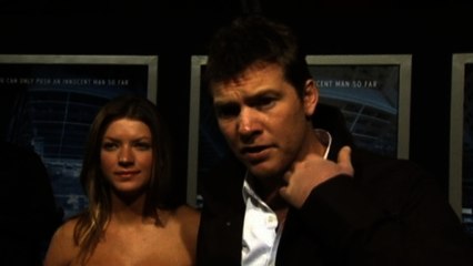 Worthington charged with assault, Affleck in D.C.