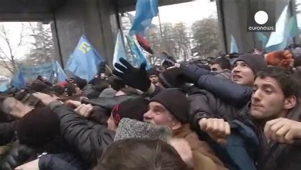 Crimée : brefs heurts entre manifestants "pro-Russie" et "pro-Ukraine"