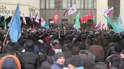 Rivals brawl in Ukraine's Crimea as Putin orders drills