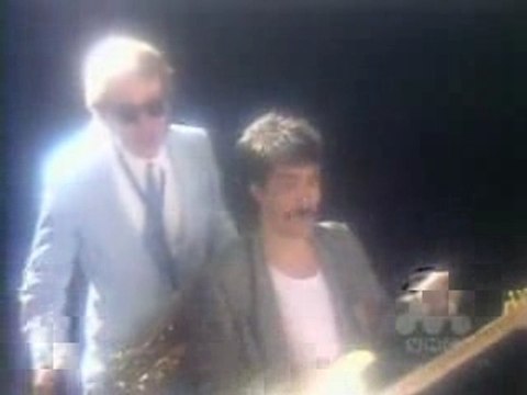 Daryl Hall & John Oates - I can't go