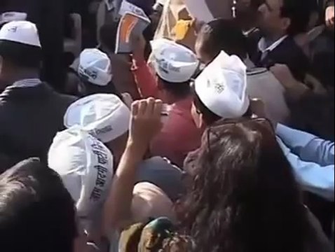 Delhi CM Arvind Kejriwal Janta Darbar kaushambi invites aam aadmi in Ramlila Maidan