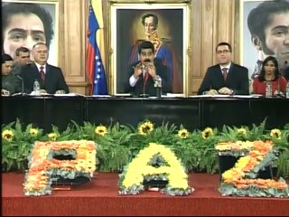 Maduro exhorta a cese de "guarimbas" como compromiso con la paz