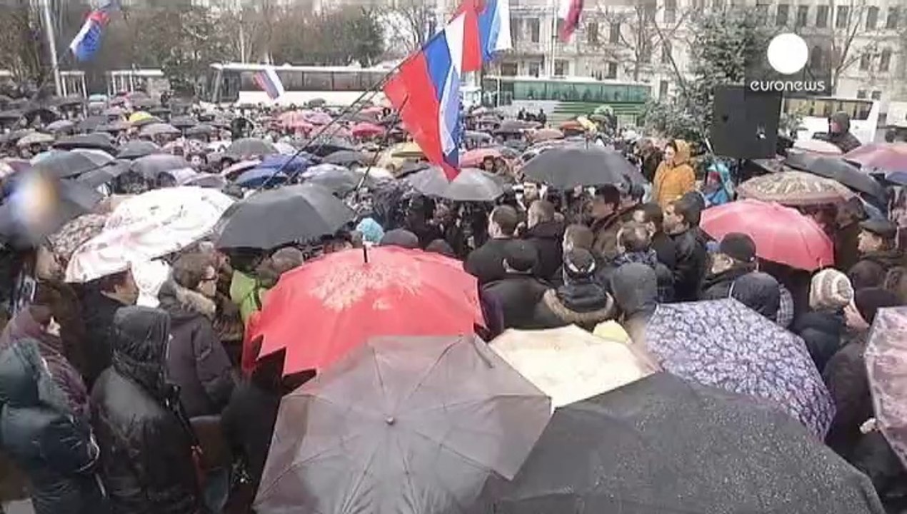 Crimean tensions spill over into clashes between Crimean Tatars and pro-Russian supporters