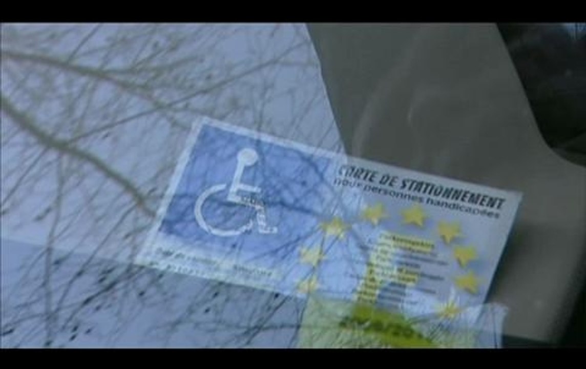 Accessibilité: "Les handicapés sont en colère de devoir attendre 10 ans de plus"