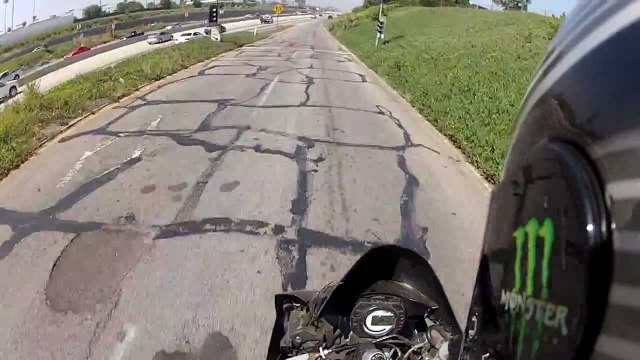 2003 Kawasaki ZX-6R (636) freeway on ramp acceleration