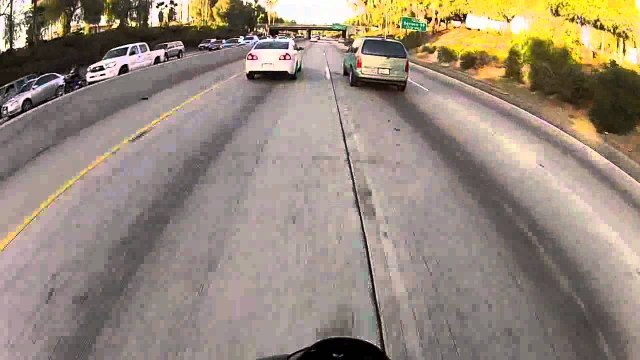 high speed freeway lane splitting (ZX-6R 636) Go Pro Hero 2