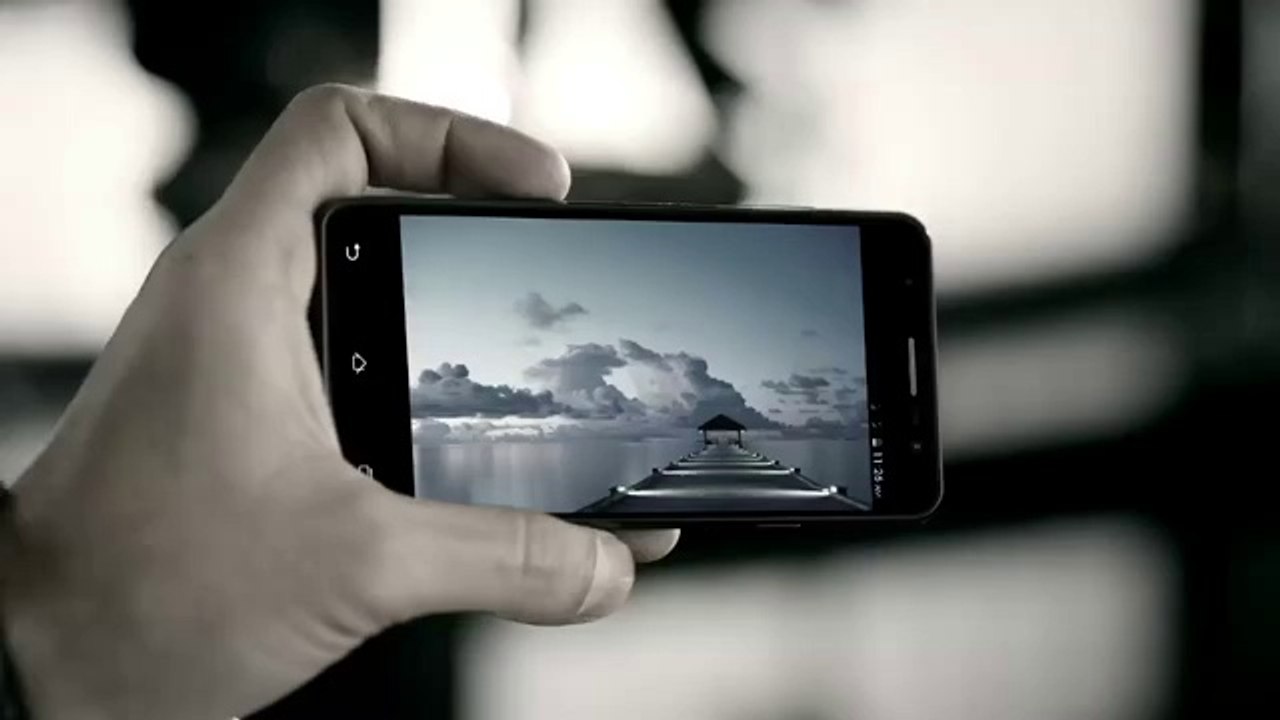 Voice Mobile V90 TV ad