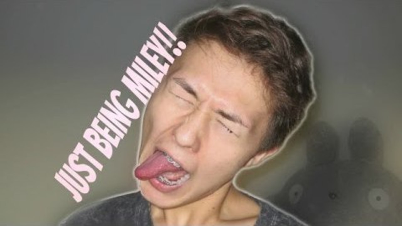 MILEY CYRUS SMOKING WEED AT THE EMA'S