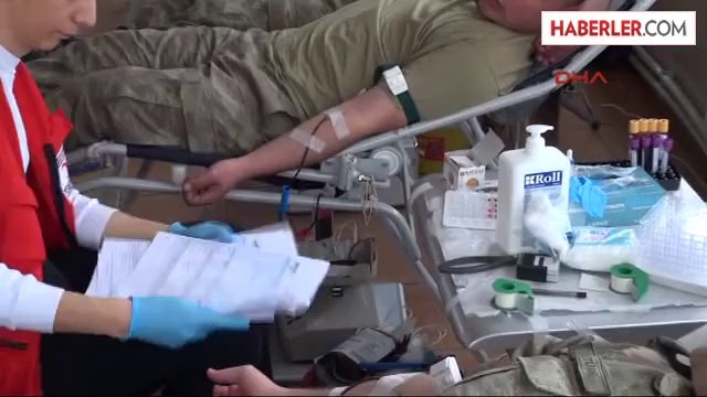 Mehmetçik'ten Kızılay'a Kan Bağışı