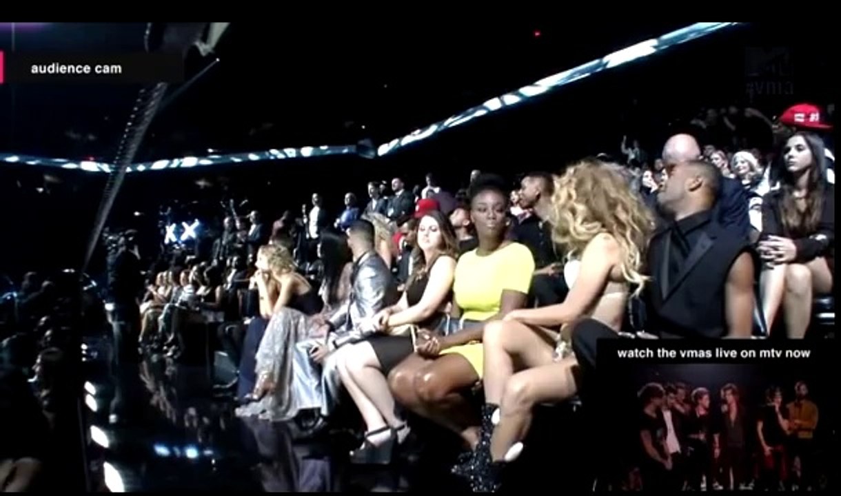 One Direction getting booed at VMAs and Lady Gaga Interaction - YouTube
