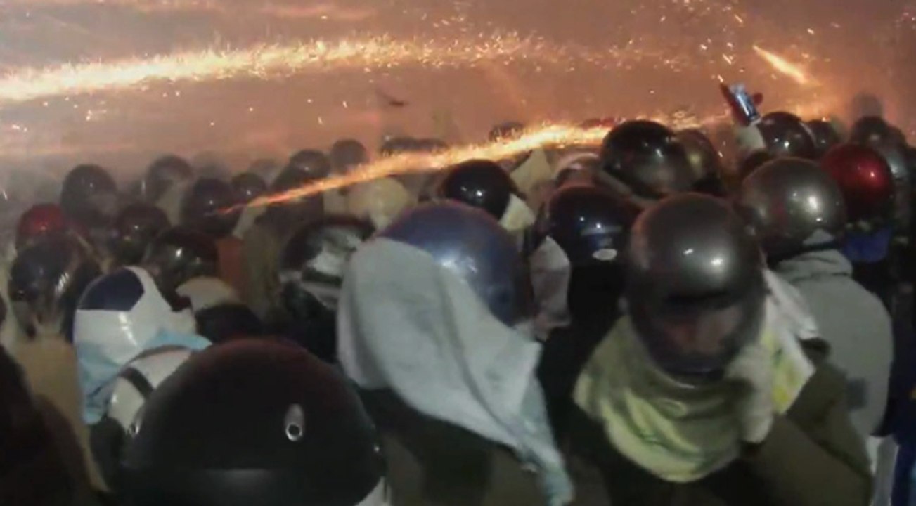 Le feu d'artifice le plus dangereux du monde entier !