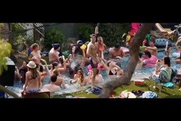 Kötü Komşular Türkçe Altyazılı Fragmanı