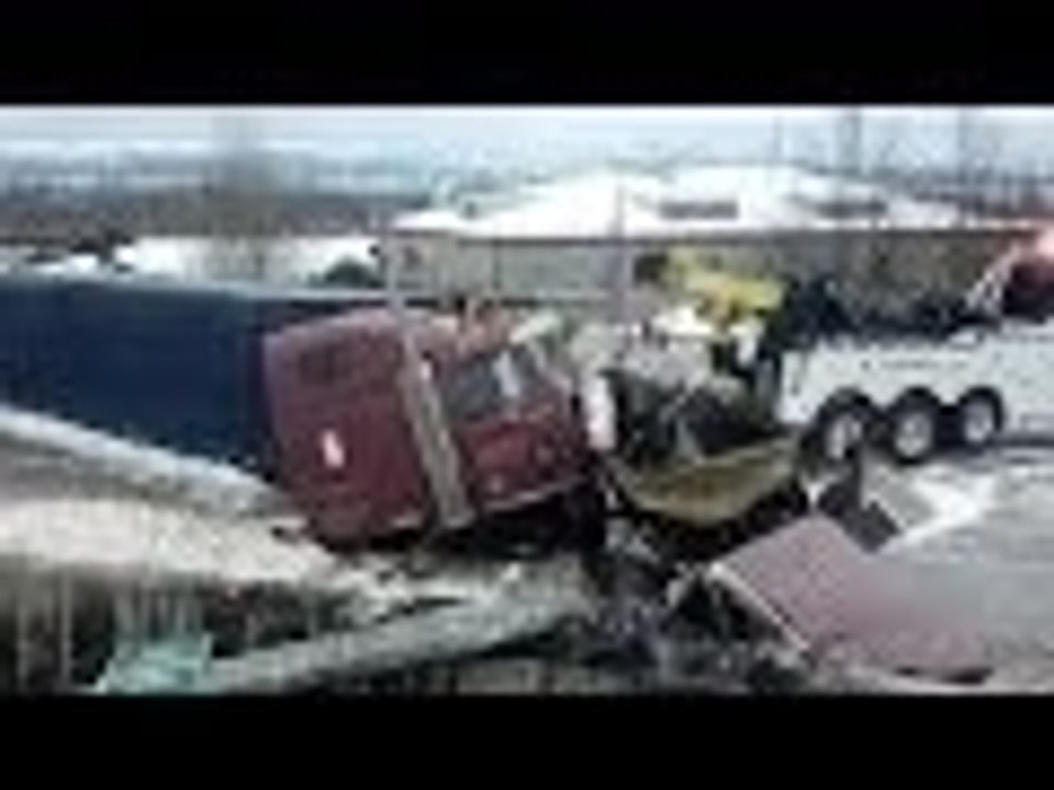 Compilation d'accident de camion #4 / Truck crash compilation 4
