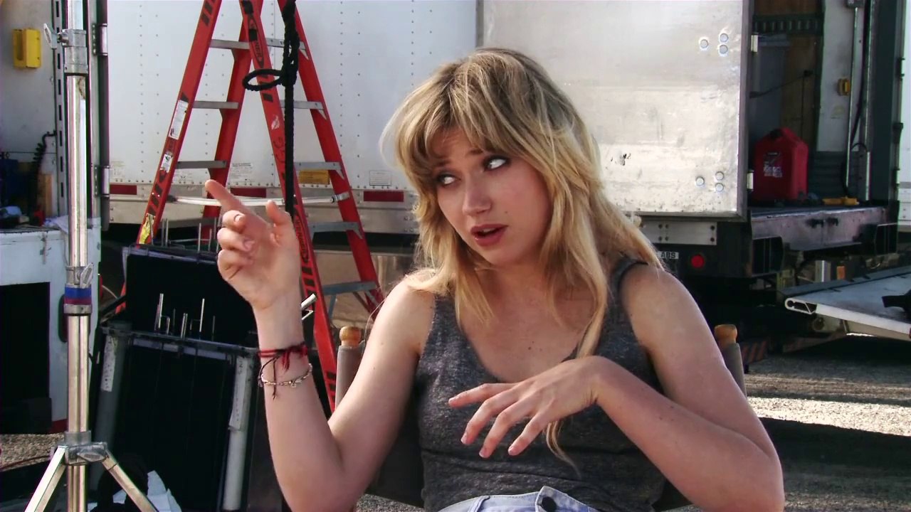 Need For Speed Interview - Imogen Poots (2014) - Aaron Paul Racing Movie HD