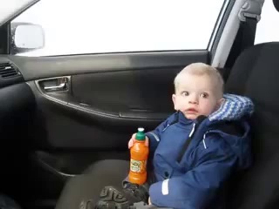 Oto Yıkamayı İlk Defa Gören Çocuk