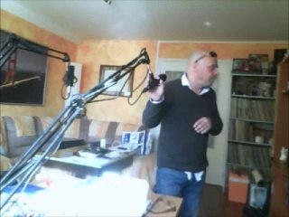 Una lacrima sul viso phonétiquement