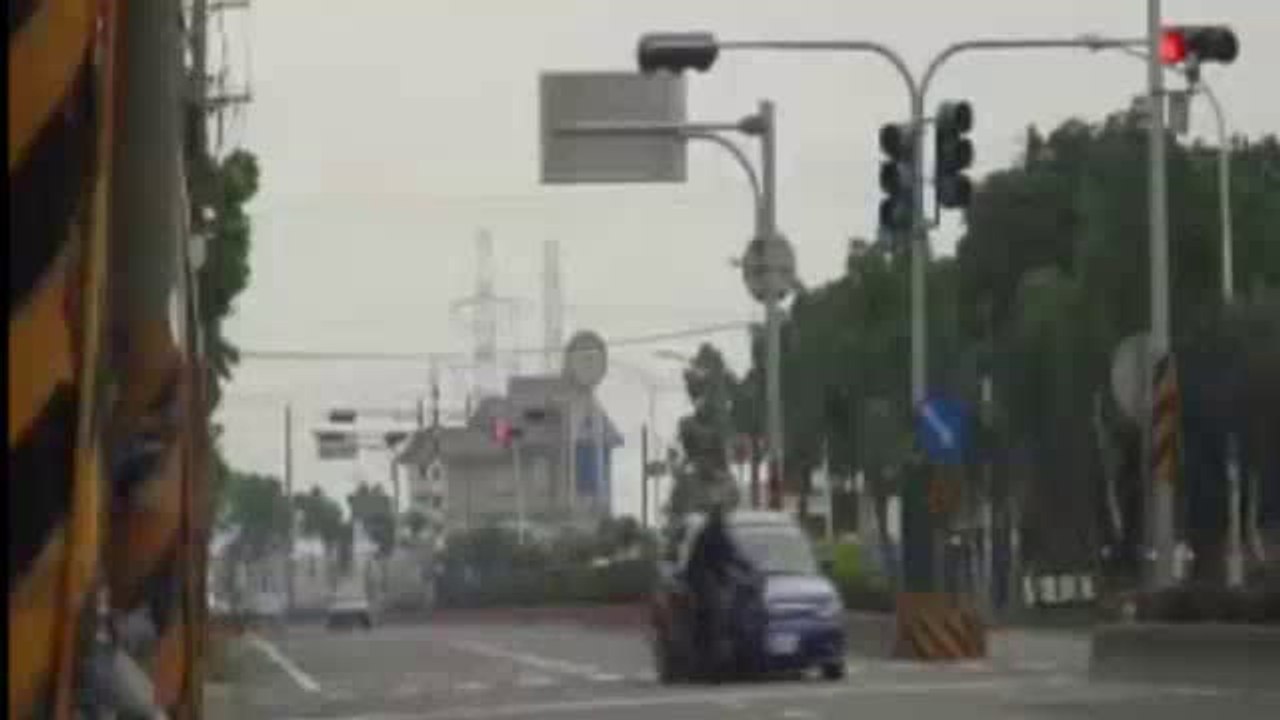 Accident mortel - Voiture Vs scooter wowww