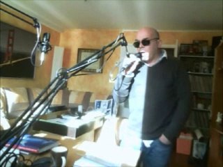 Can't help falling in love with you