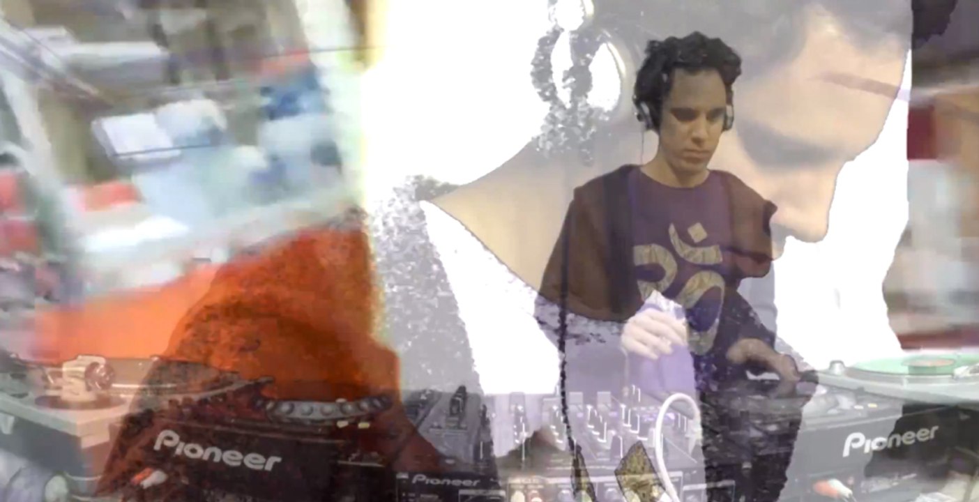 JUST JAM FOUR TET