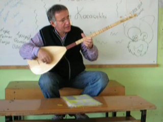 Ben O Dostan Ayrı Gezdim Ağlarım