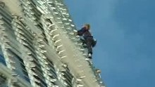 Alain robert Spiderman Torre Agbar