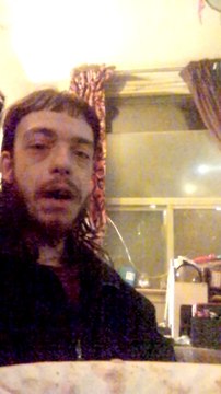 Webcam 2014/03/01 vloggity video blog, portriate 1280p recording - kernel panics, union station, etc.