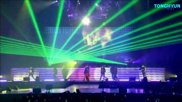 SHINee 1st in JAPAN 9 Interview4+Ring Ding Dong+UP&DOWN