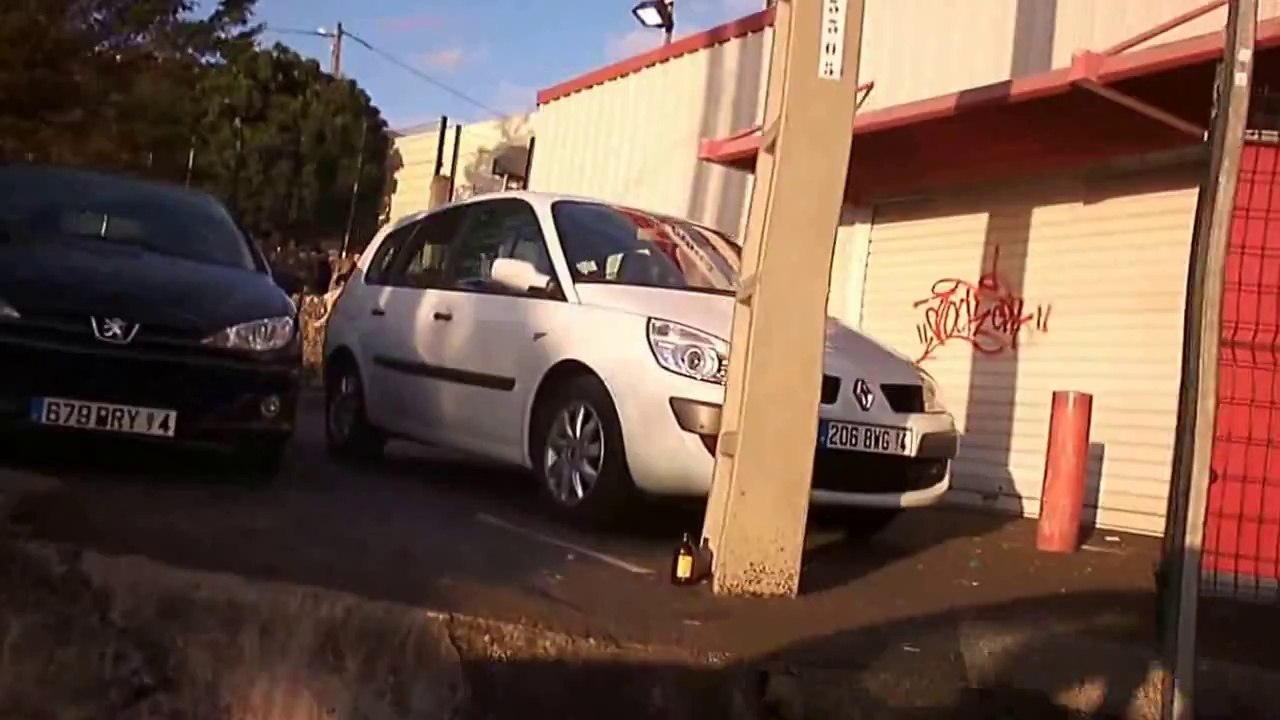 Traversée de la ville des Avirons.