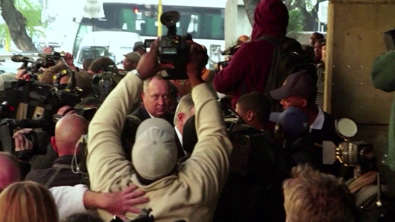 Mordanklage gegen Pistorius: Ex-Sprintstar vor Gericht