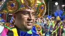 Rio: cinque giorni di sfilate e samba, comincia il Carnevale