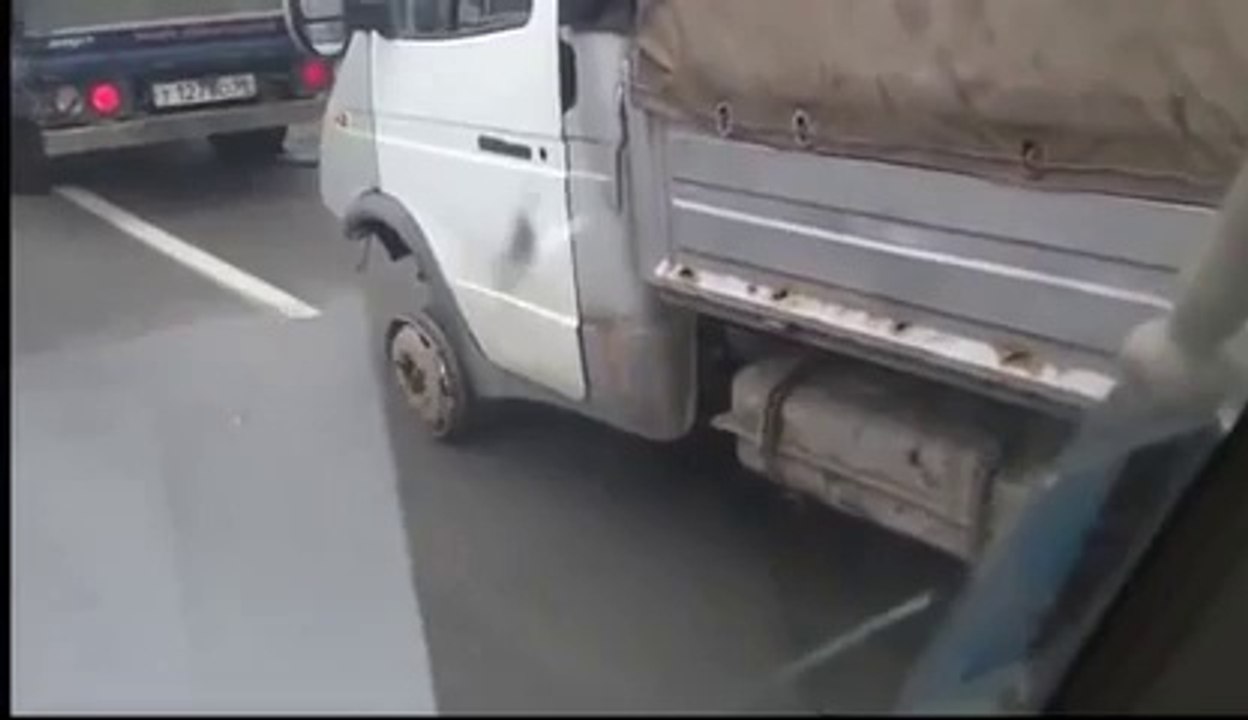 Crazy Truck Driver - Without Tires!