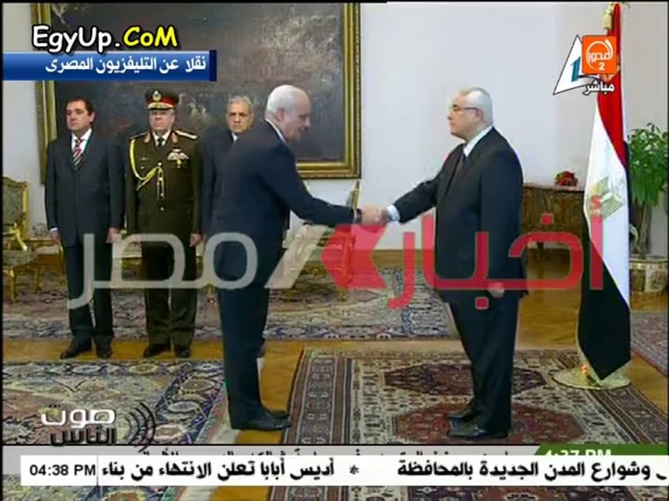 شاهد وزير الأثار محمد إبراهيم يخطأ بالقسم أثناء حلف اليمين الدستورى أما رئيس الجمهورية