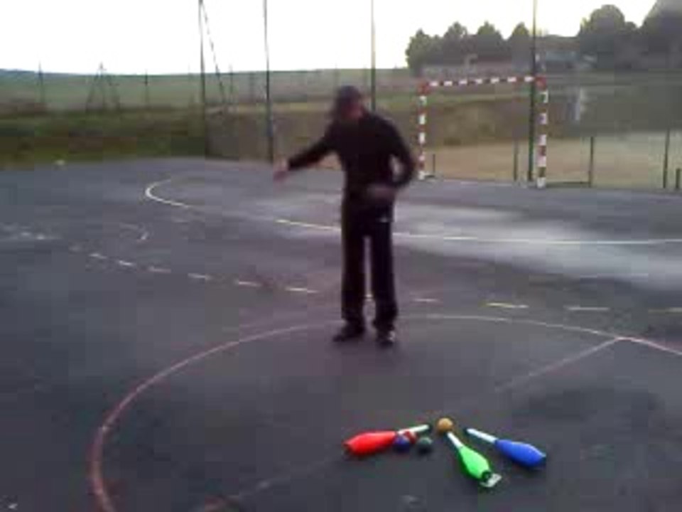 ENTRAINEMENT AU JONGLAGE A SALINS ! (77)