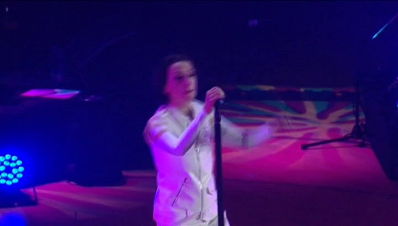 Luz Casal se sale de la piel con "Almas gemelas"